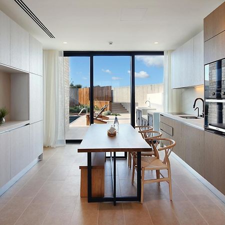 Minthis Resort Tsadha المظهر الخارجي الصورة A kitchen in a typical apartment