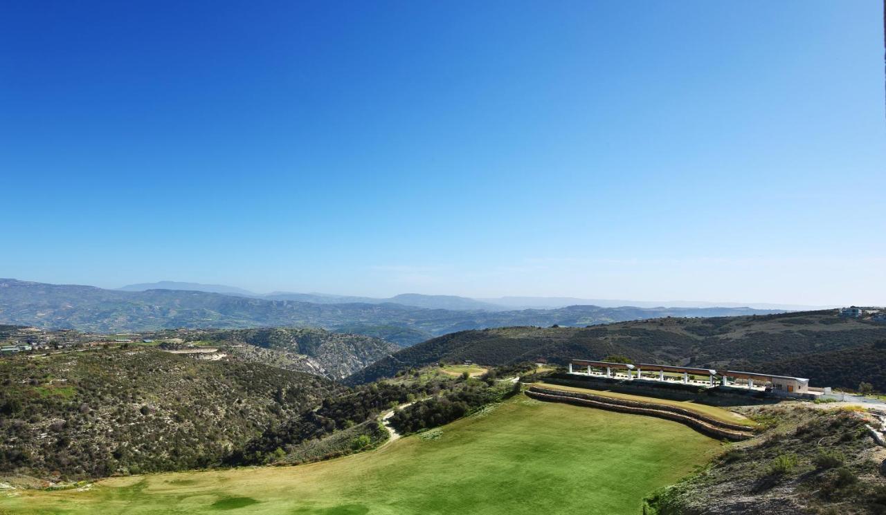 Minthis Resort Tsadha المظهر الخارجي الصورة View of the golf course