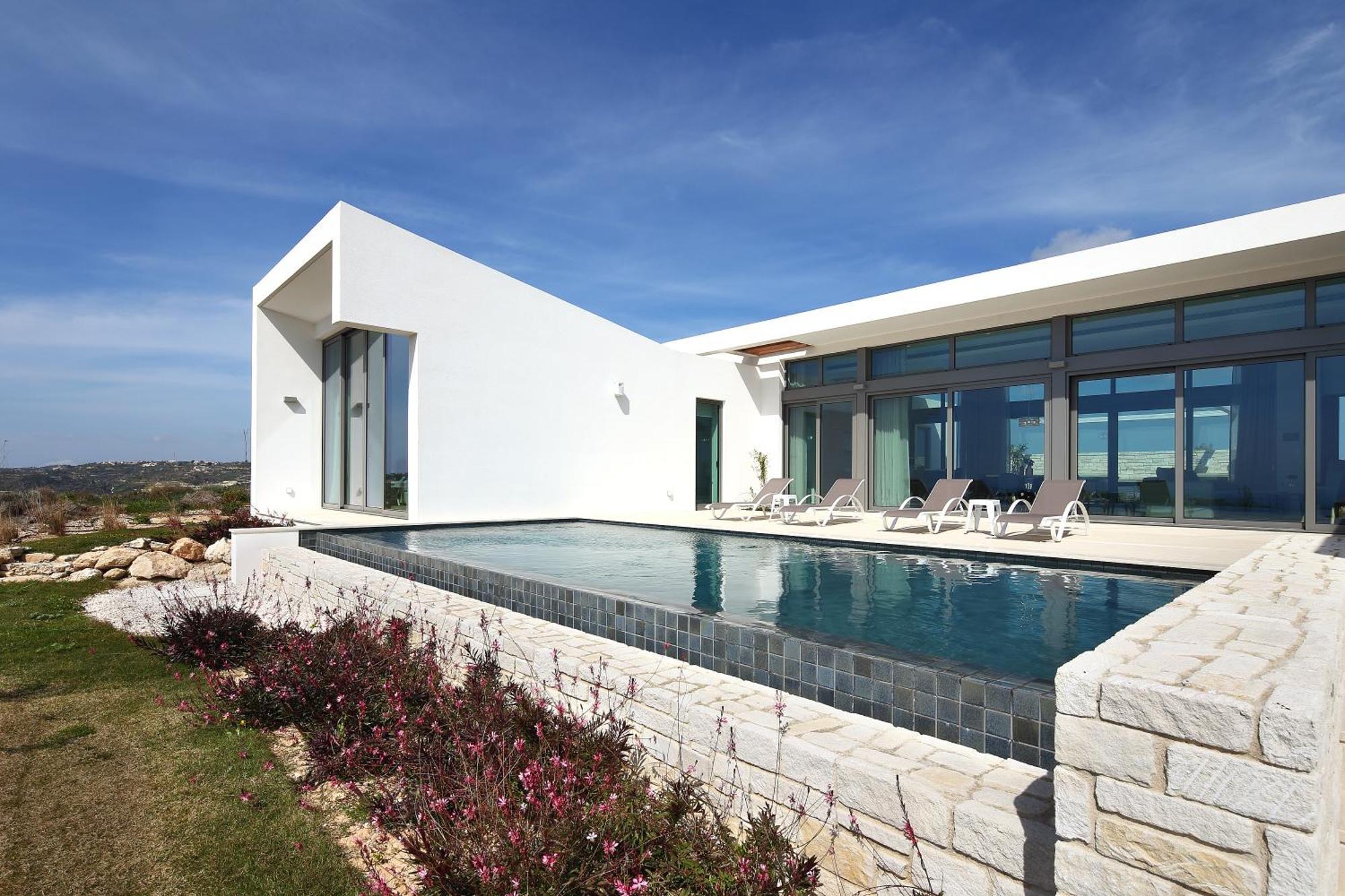 Minthis Resort Tsadha المظهر الخارجي الصورة Villa in Porto Covo, Portugal