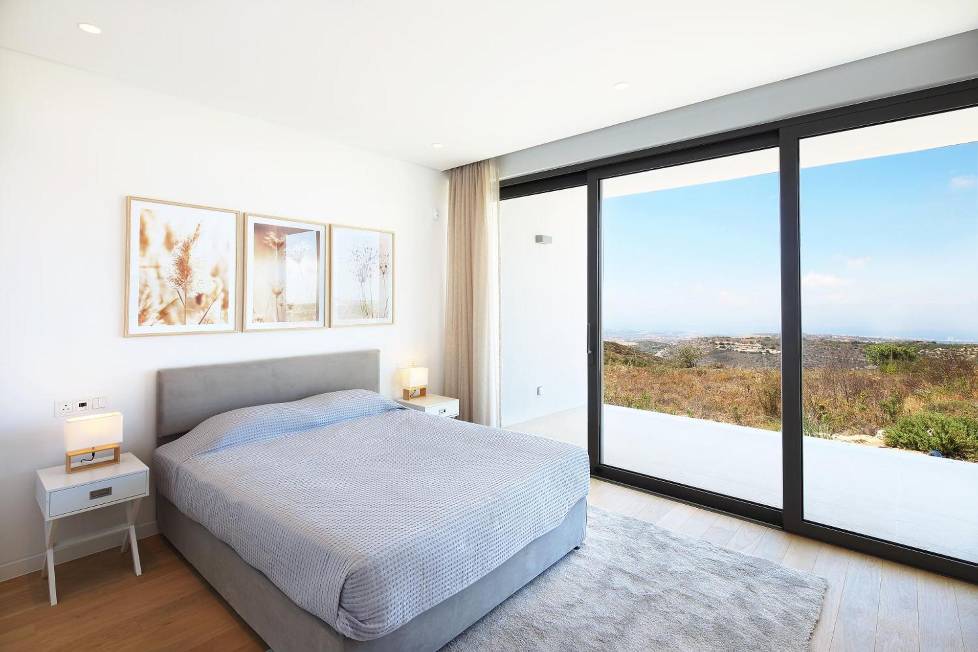 Minthis Resort Tsadha المظهر الخارجي الصورة Bedroom with sliding doors